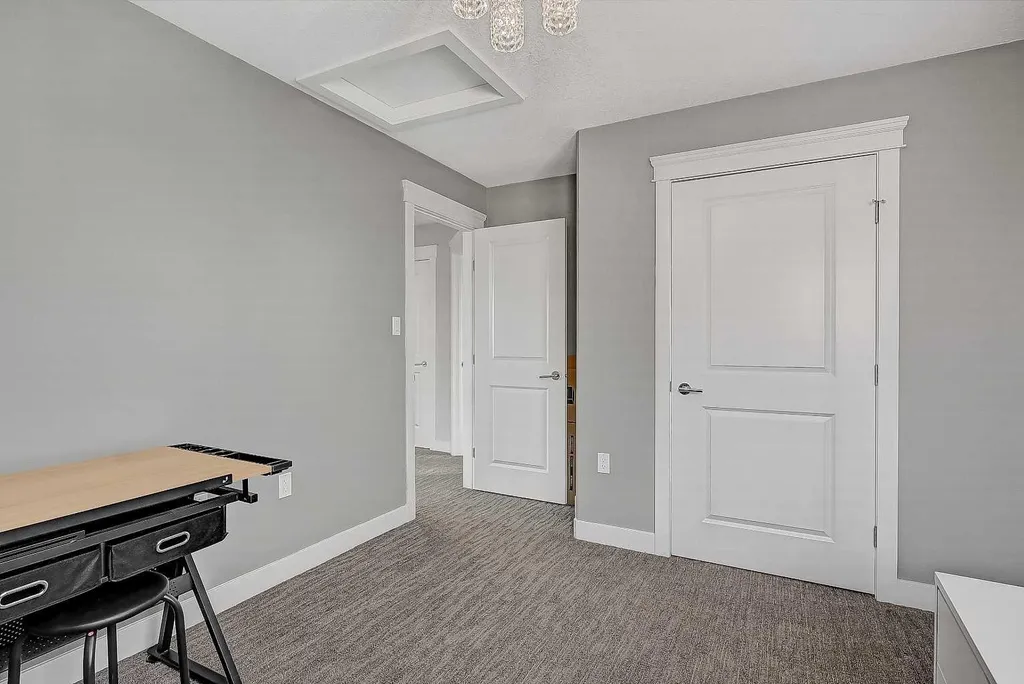 11325 106a Avenue Grande Prairie AB T8V 5X5