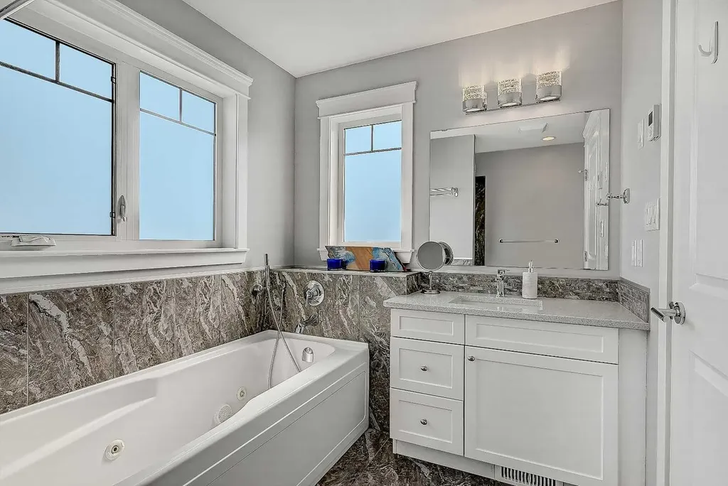 11325 106a Avenue Grande Prairie AB T8V 5X5