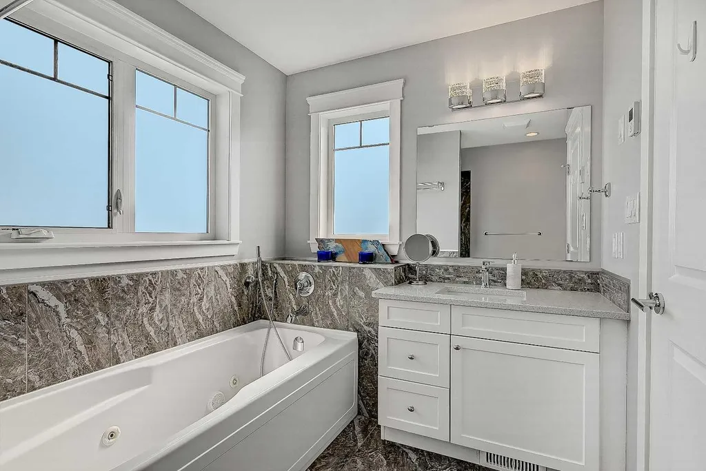 11325 106a Avenue Grande Prairie AB T8V 5X5