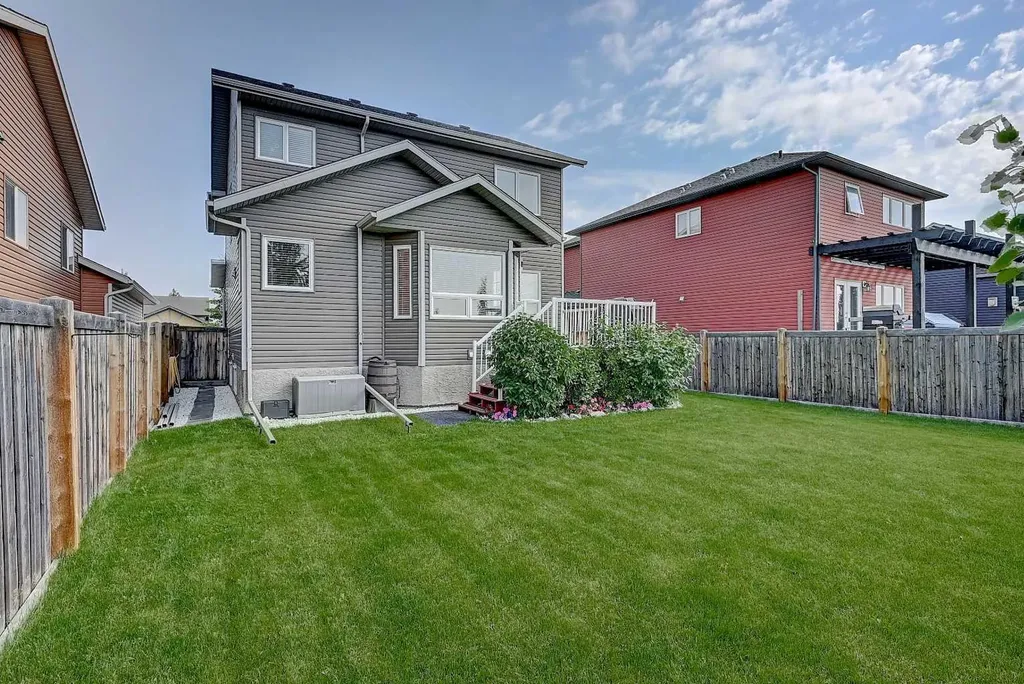 11325 106a Avenue Grande Prairie AB T8V 5X5