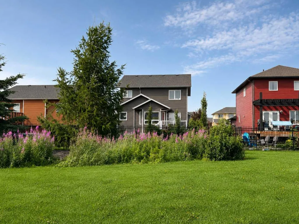 11325 106a Avenue Grande Prairie AB T8V 5X5
