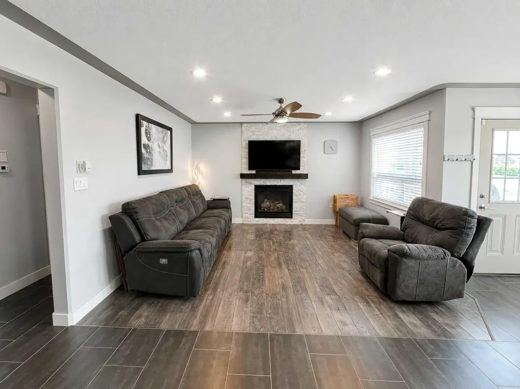 11325 106a Avenue Grande Prairie AB T8V 5X5