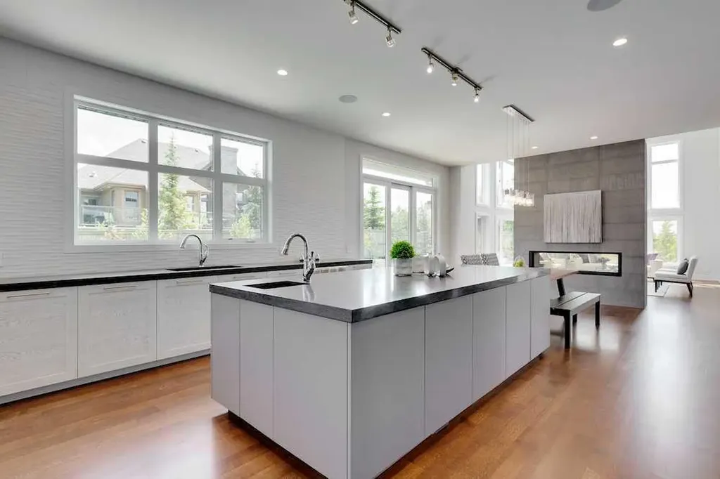 3 Wexford Bay SW Calgary AB T3H 0E2
