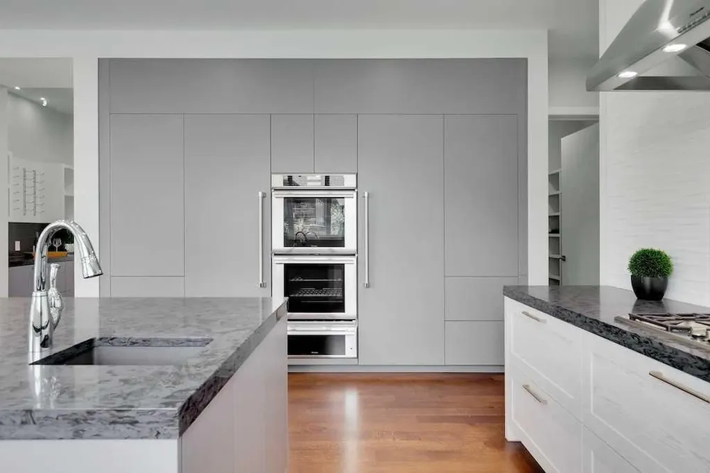 3 Wexford Bay SW Calgary AB T3H 0E2