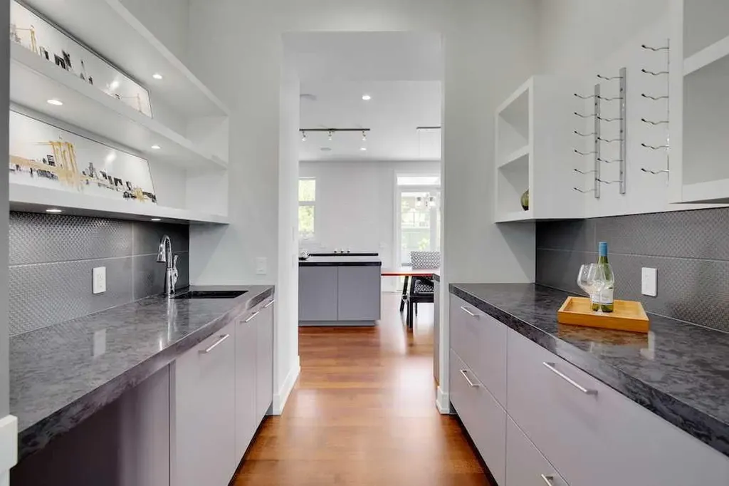 3 Wexford Bay SW Calgary AB T3H 0E2