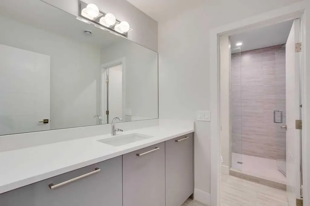 3 Wexford Bay SW Calgary AB T3H 0E2