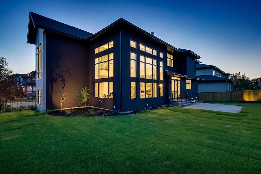 3 Wexford Bay SW Calgary AB T3H 0E2