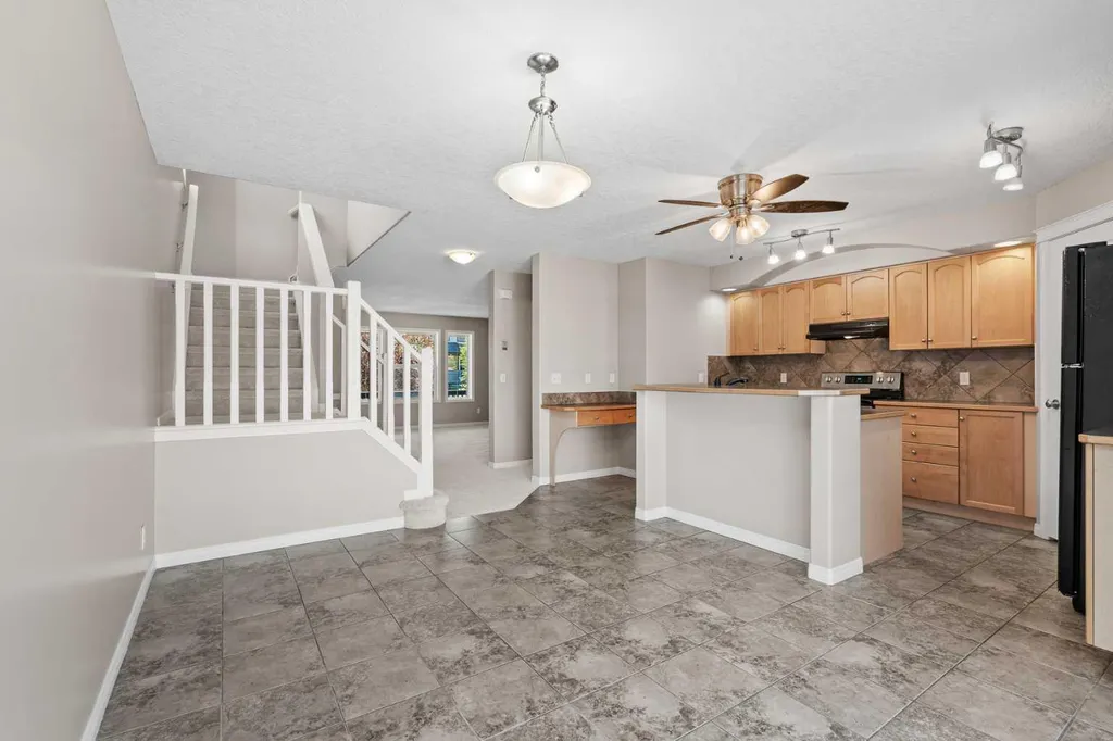 28 Saddlebrook Gardens NE Calgary AB T3J 5M6