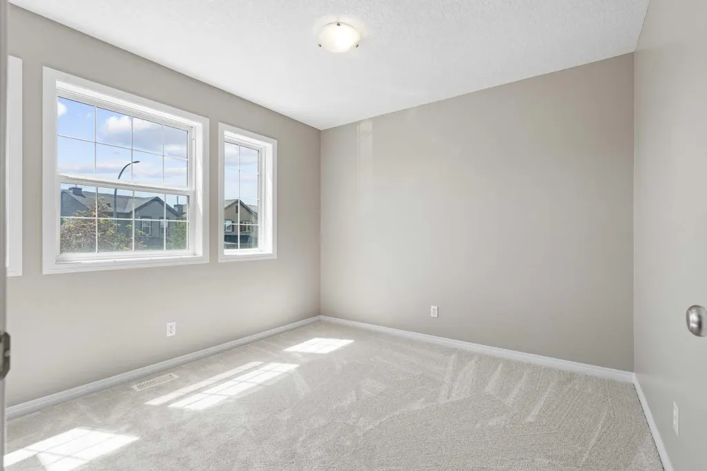 28 Saddlebrook Gardens NE Calgary AB T3J 5M6