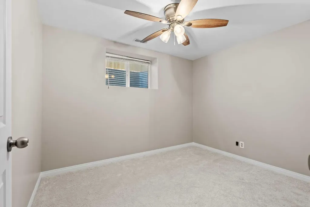 28 Saddlebrook Gardens NE Calgary AB T3J 5M6