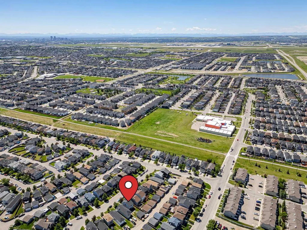 28 Saddlebrook Gardens NE Calgary AB T3J 5M6