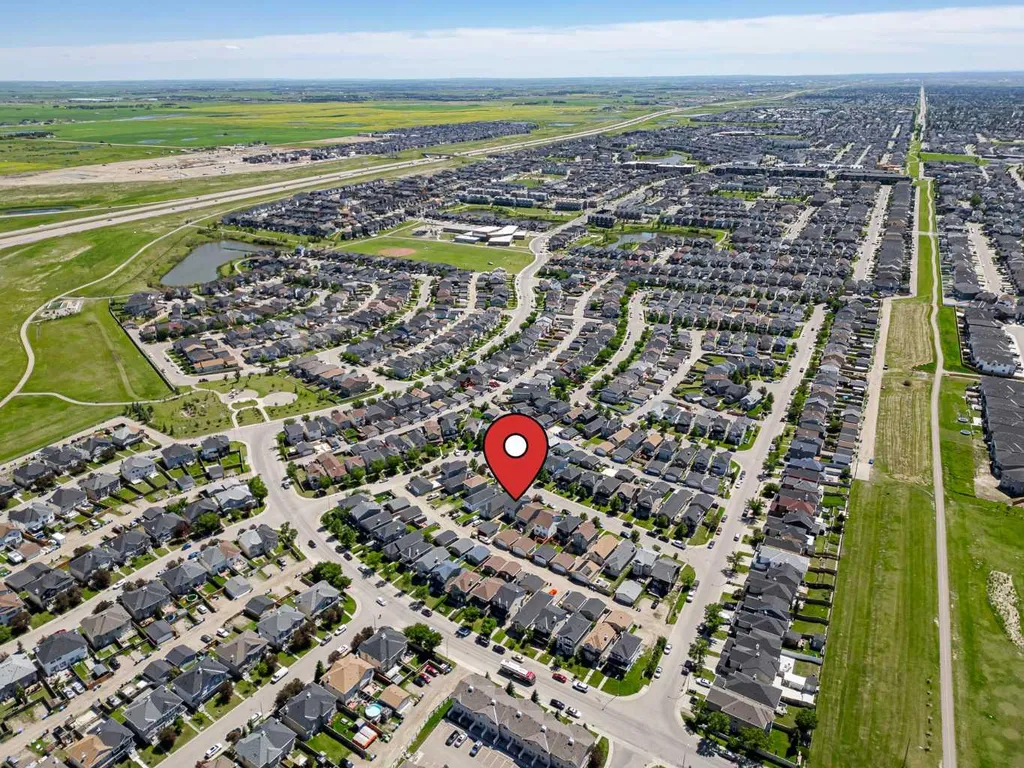 28 Saddlebrook Gardens NE Calgary AB T3J 5M6