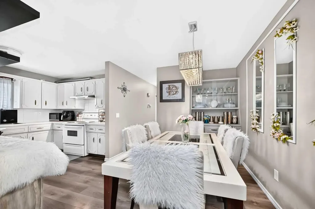 553 Macewan Drive NW Calgary AB T3K 3R2