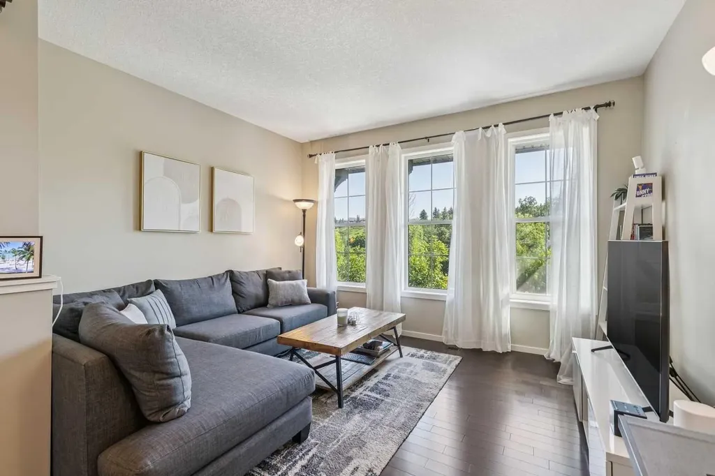 334 Ascot Circle SW Calgary AB T3H0X2