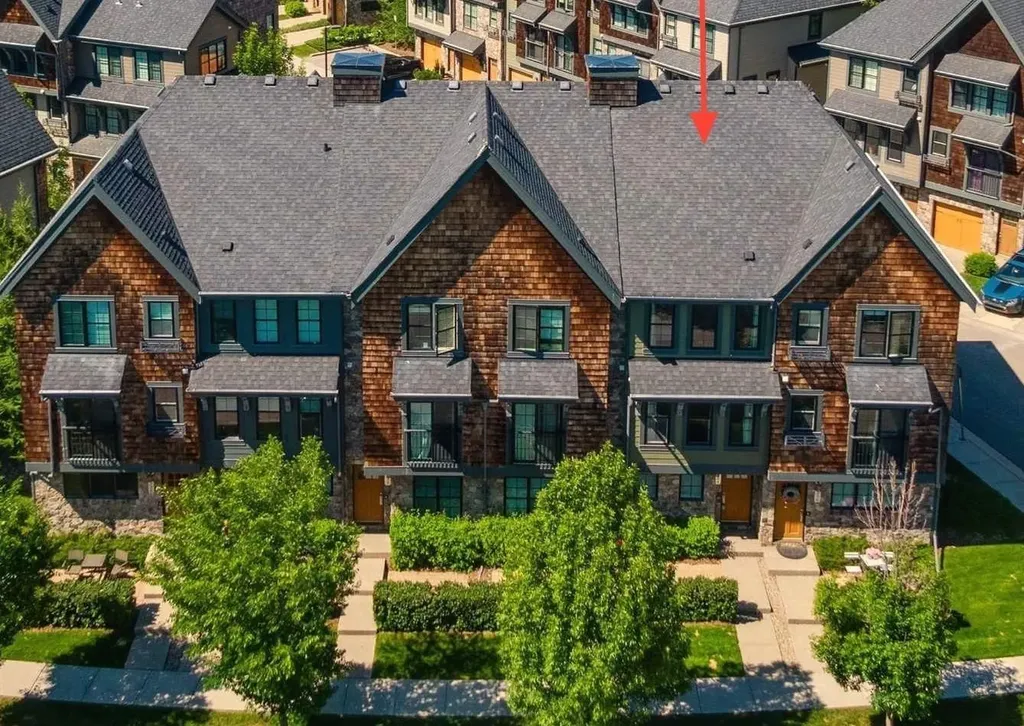 334 Ascot Circle SW Calgary AB T3H0X2