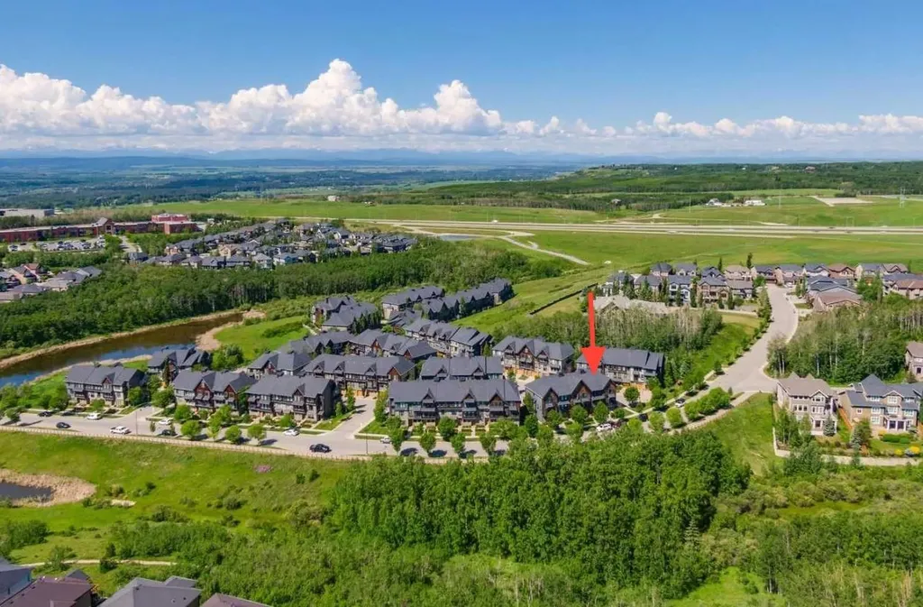 334 Ascot Circle SW Calgary AB T3H0X2