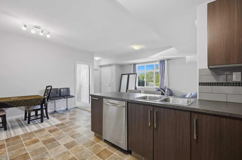 639 Oak Street Springbrook AB T4S 0E5