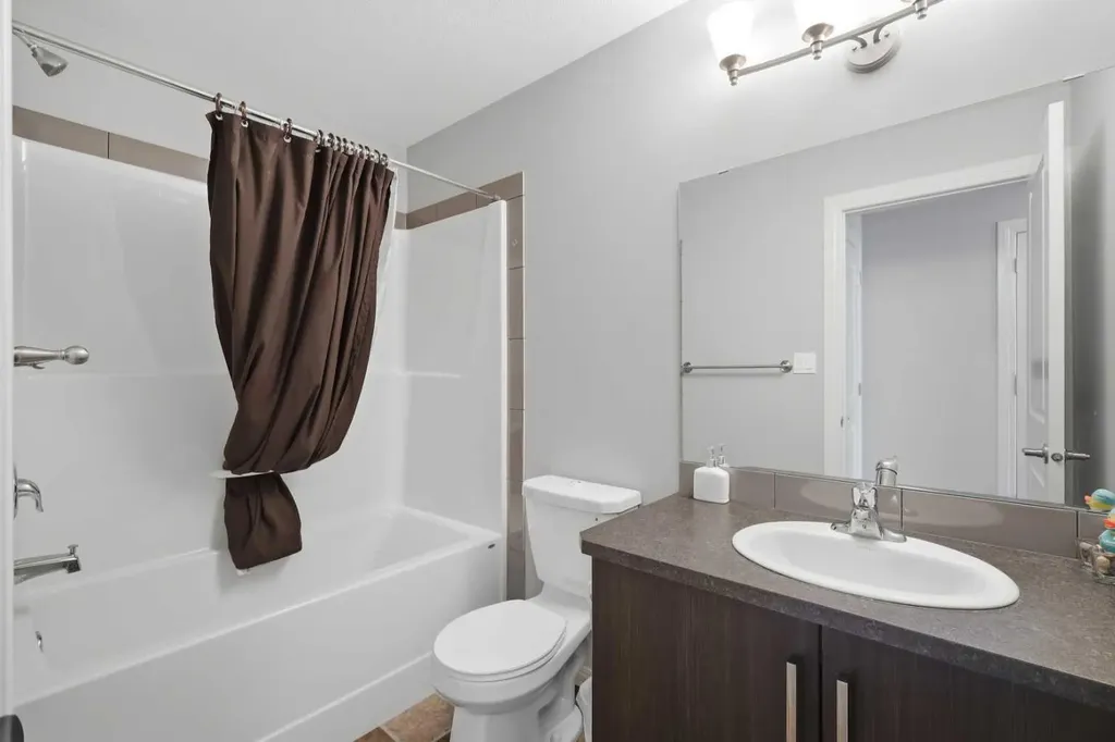 639 Oak Street Springbrook AB T4S 0E5