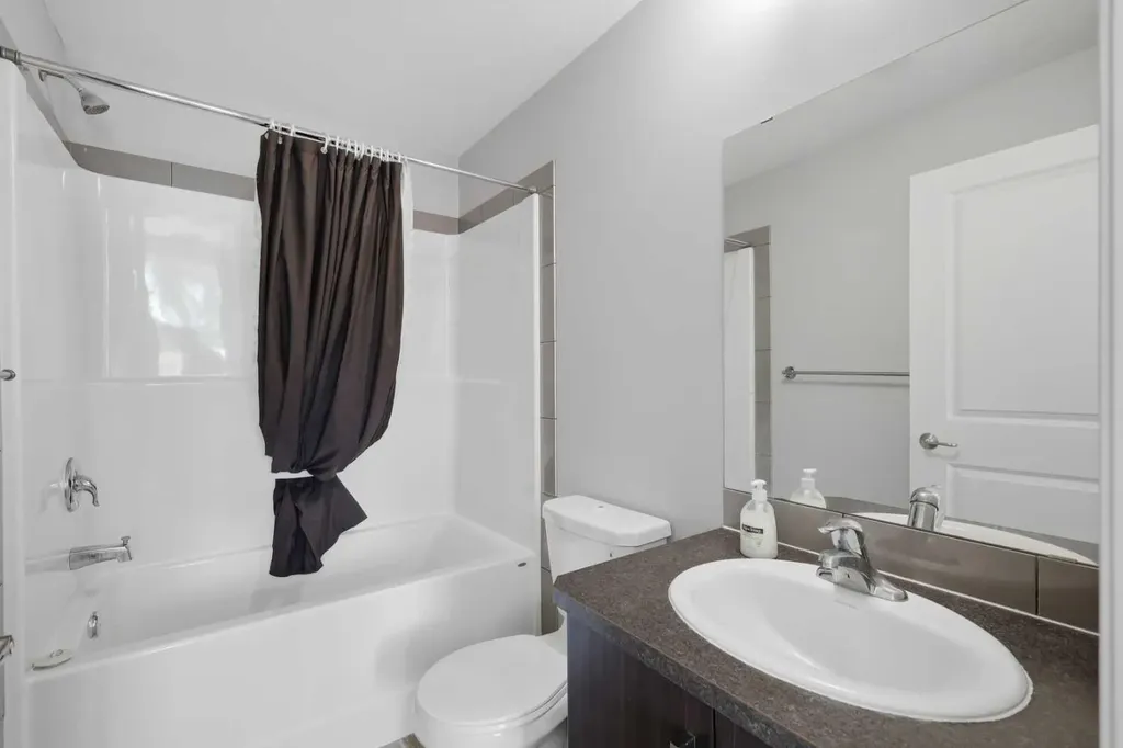 639 Oak Street Springbrook AB T4S 0E5