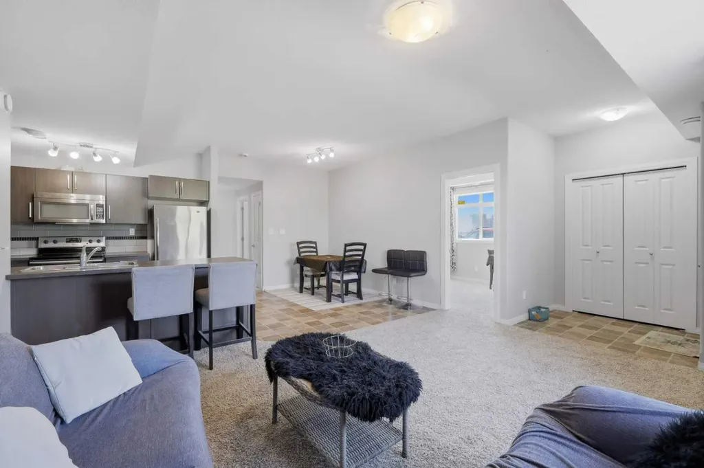 639 Oak Street Springbrook AB T4S 0E5