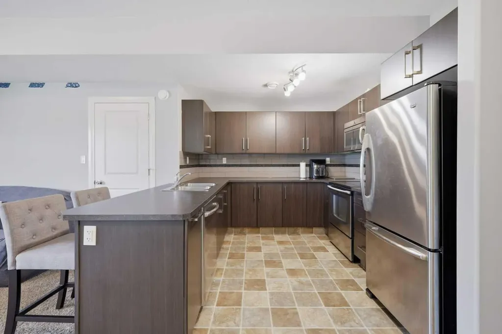 639 Oak Street Springbrook AB T4S 0E5