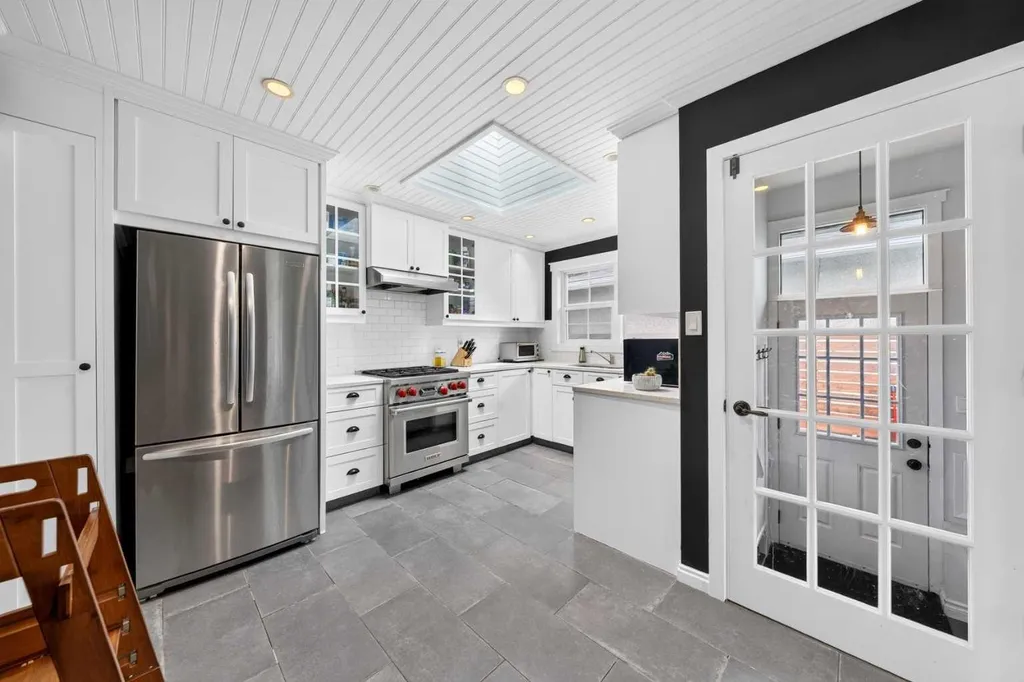 4819 Vanguard Road NW Calgary AB T3A 0R5