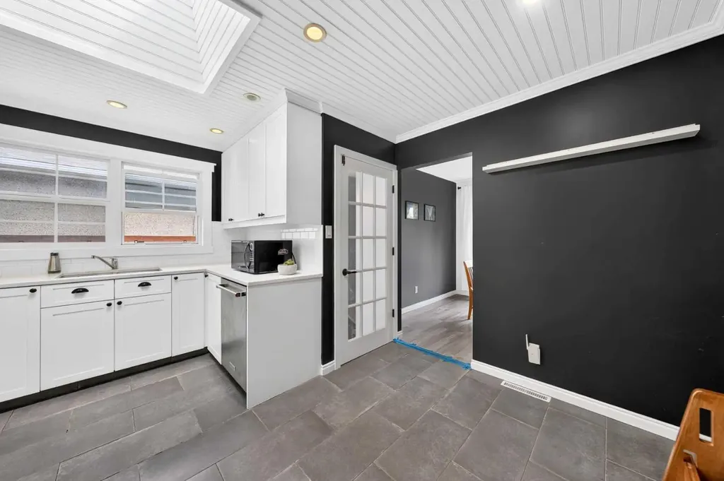 4819 Vanguard Road NW Calgary AB T3A 0R5