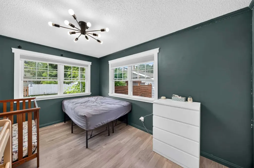 4819 Vanguard Road NW Calgary AB T3A 0R5