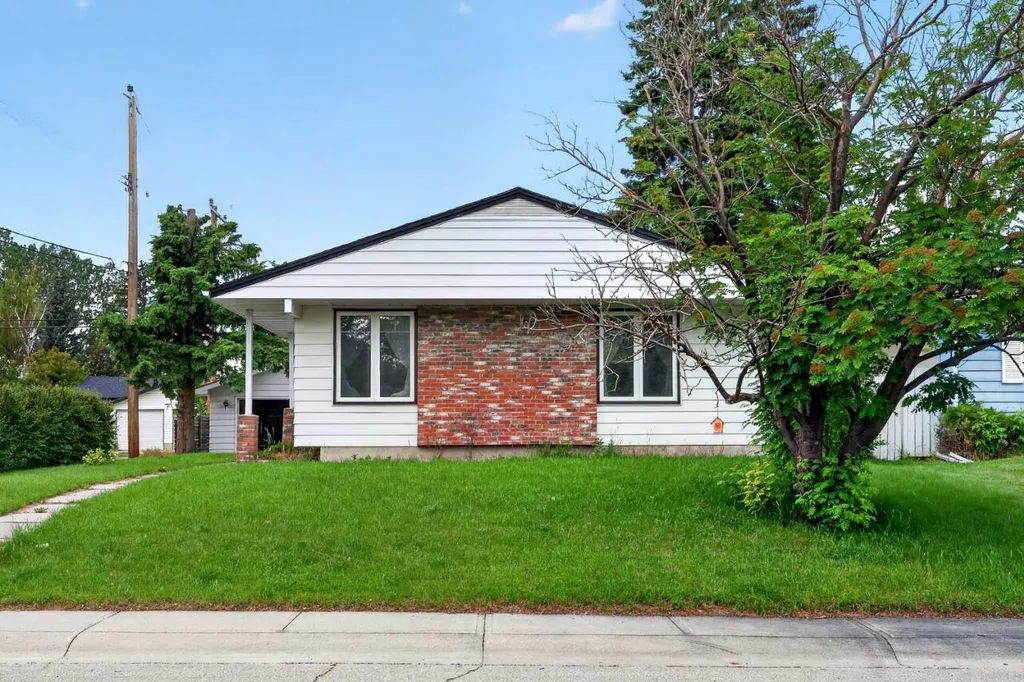 4819 Vanguard Road NW Calgary AB T3A 0R5