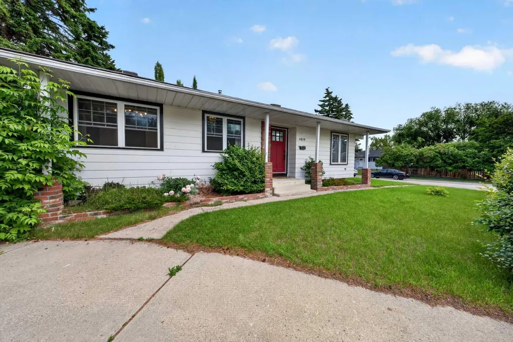 4819 Vanguard Road NW Calgary AB T3A 0R5