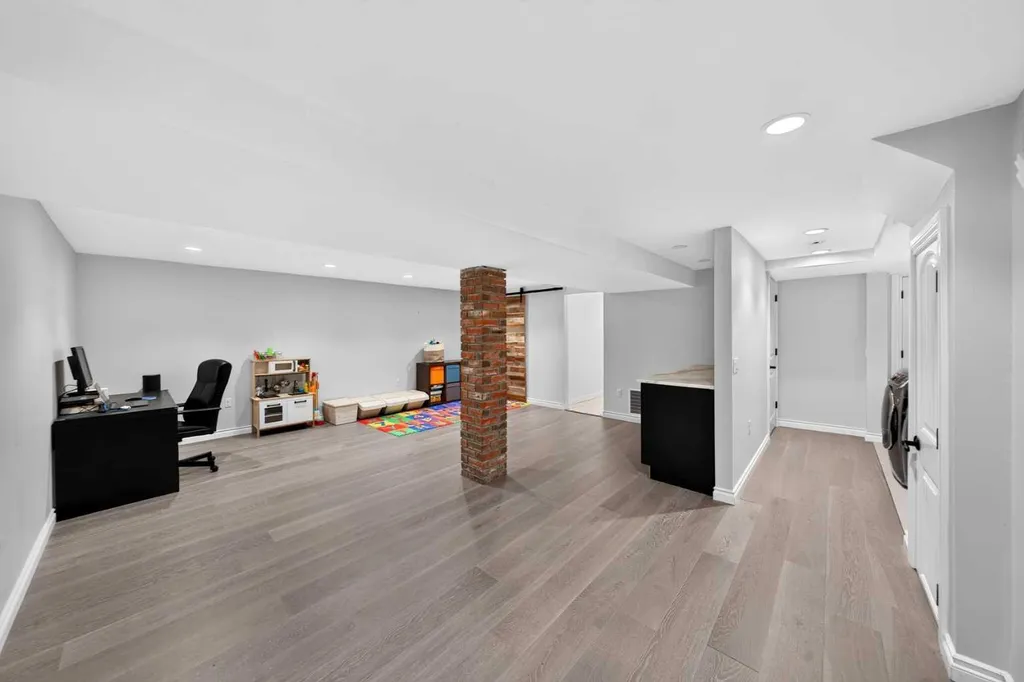 4819 Vanguard Road NW Calgary AB T3A 0R5