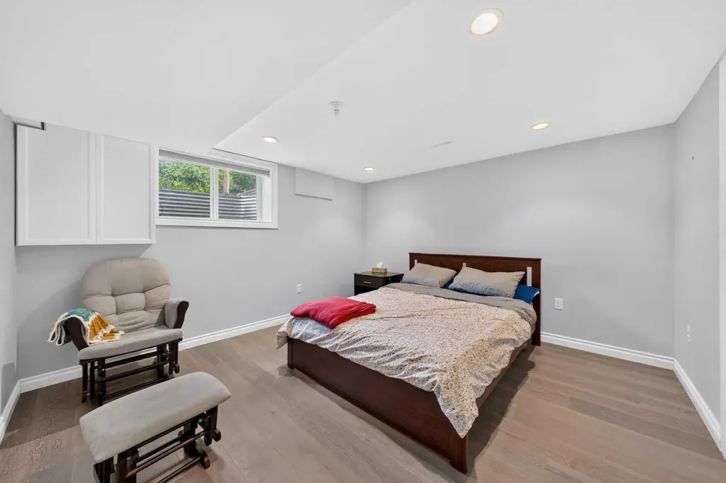 4819 Vanguard Road NW Calgary AB T3A 0R5