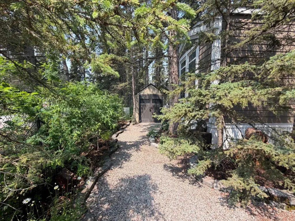 8 Timber Alley Rural Mountain View County AB T0M 1X0