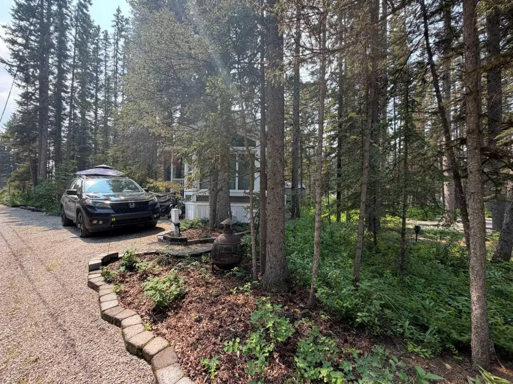 8 Timber Alley Rural Mountain View County AB T0M 1X0