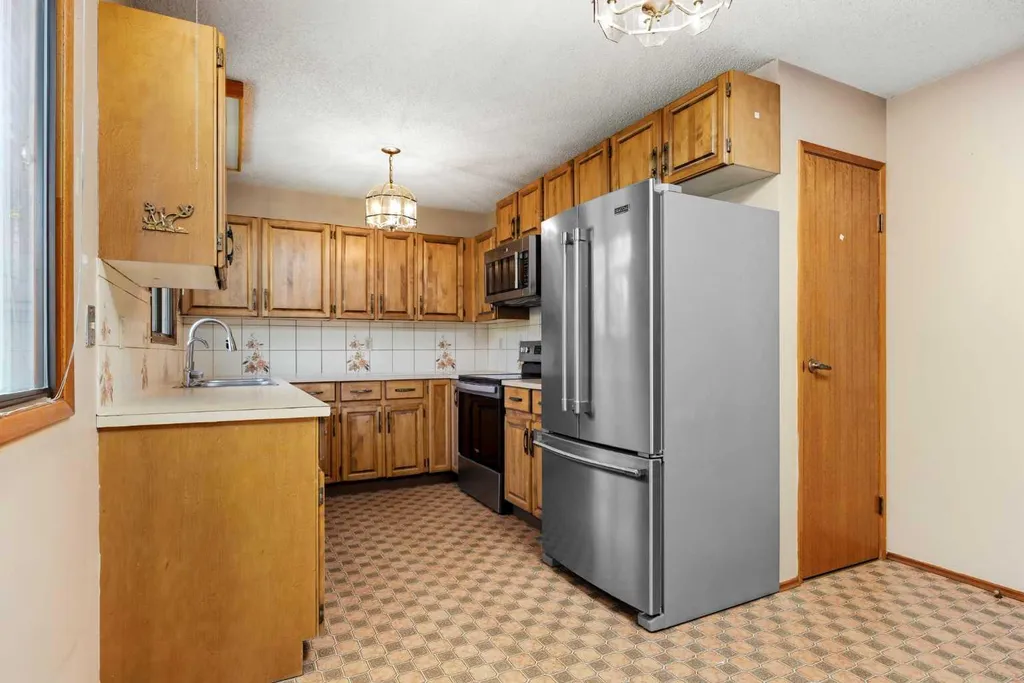 80 Macewan Drive NW Calgary AB T3K 2P7
