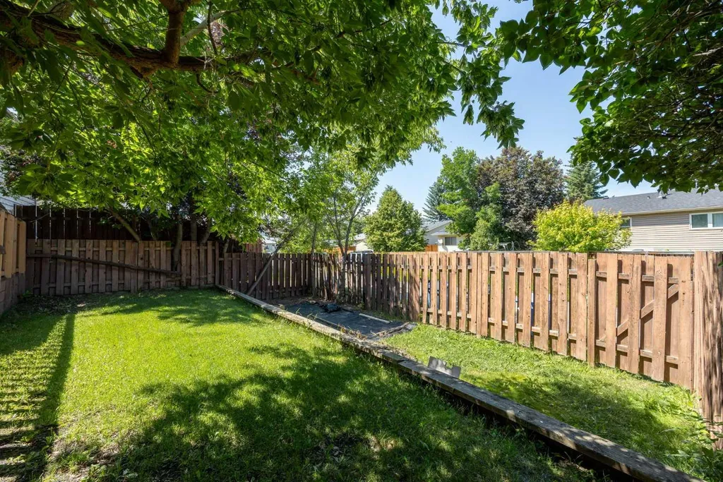 80 Macewan Drive NW Calgary AB T3K 2P7