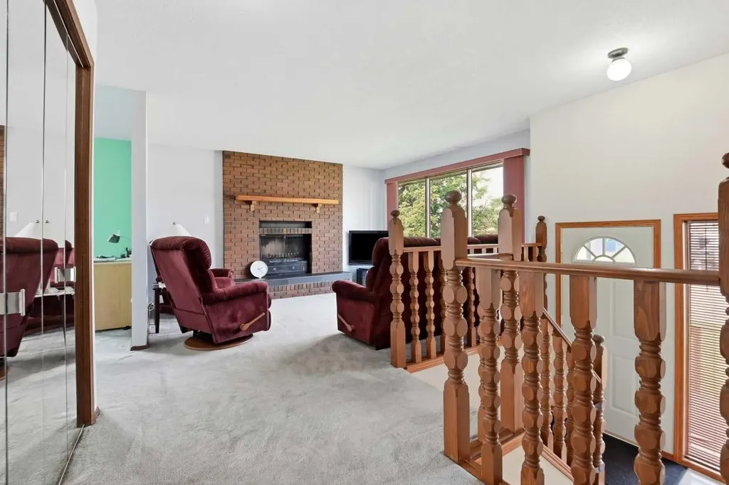 5227 55 Avenue Eckville AB T0M0X0