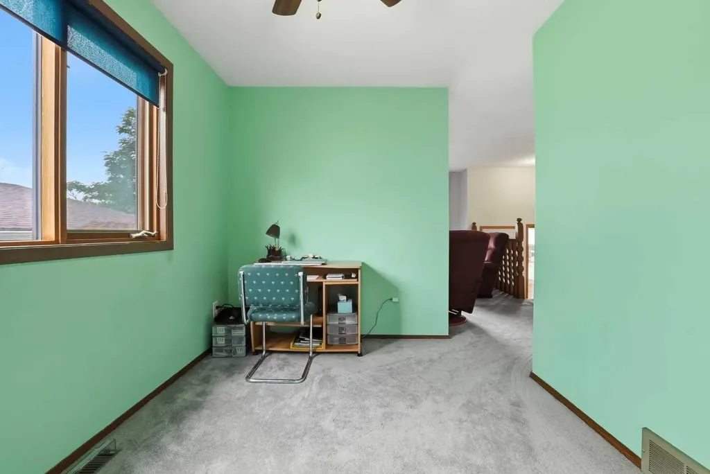 5227 55 Avenue Eckville AB T0M0X0