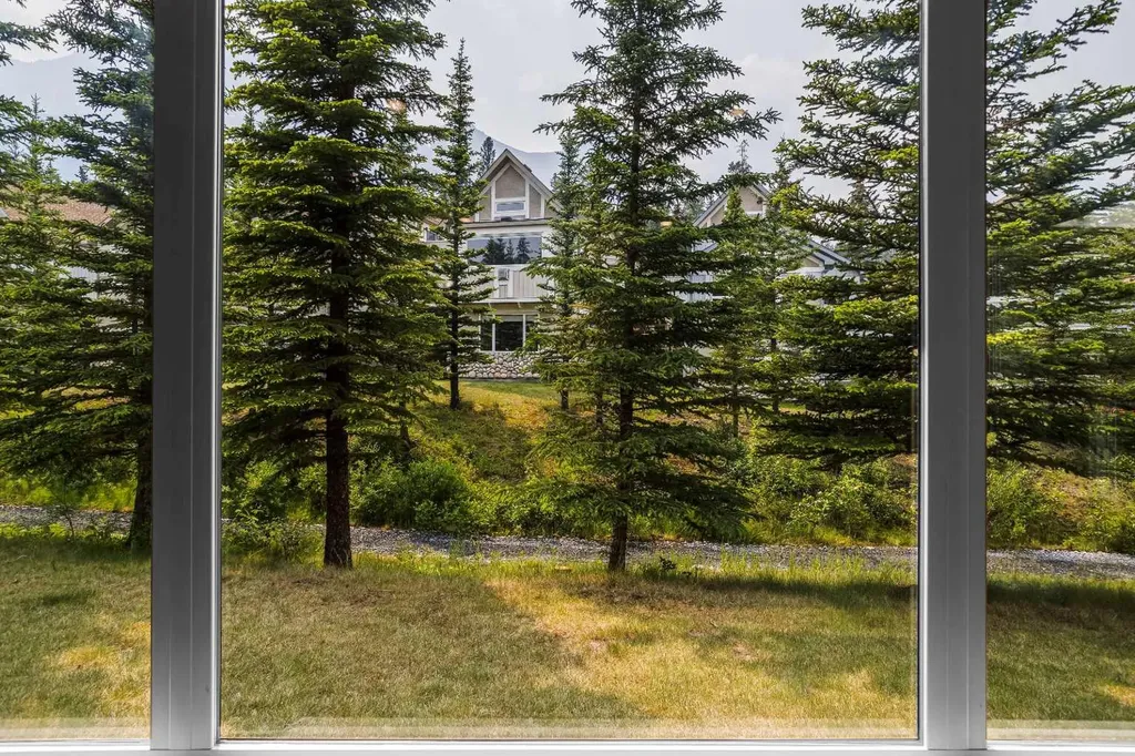 127 Carey Canmore AB T1W2R3