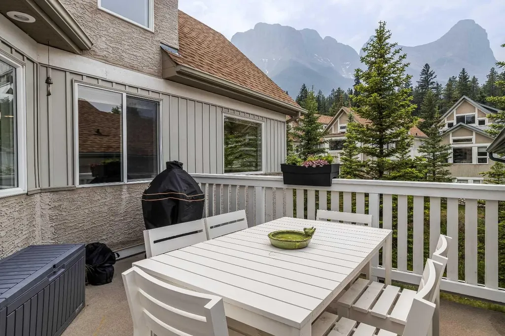 127 Carey Canmore AB T1W2R3