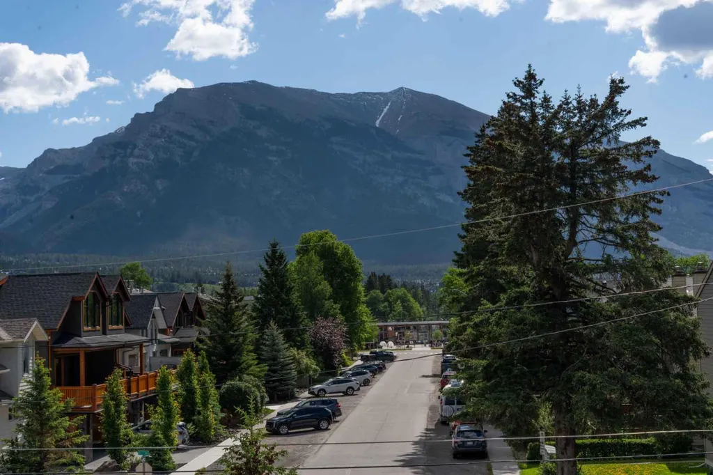 905A Bridge Road Canmore AB T1W 2E5