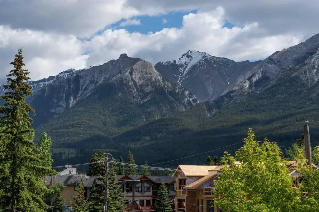 905A Bridge Road Canmore AB T1W 2E5
