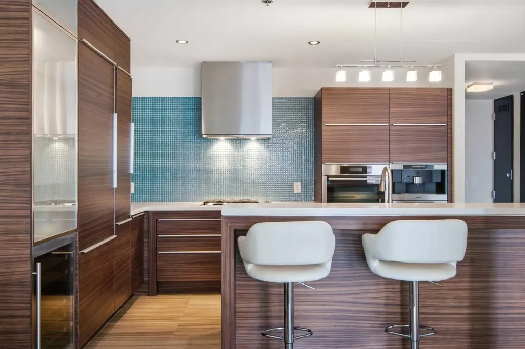 108 9 Avenue SW Calgary AB T2P 0S9