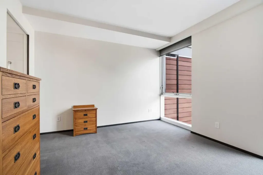 108 9 Avenue SW Calgary AB T2P 0S9
