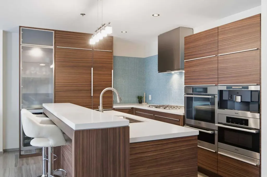 108 9 Avenue SW Calgary AB T2P 0S9