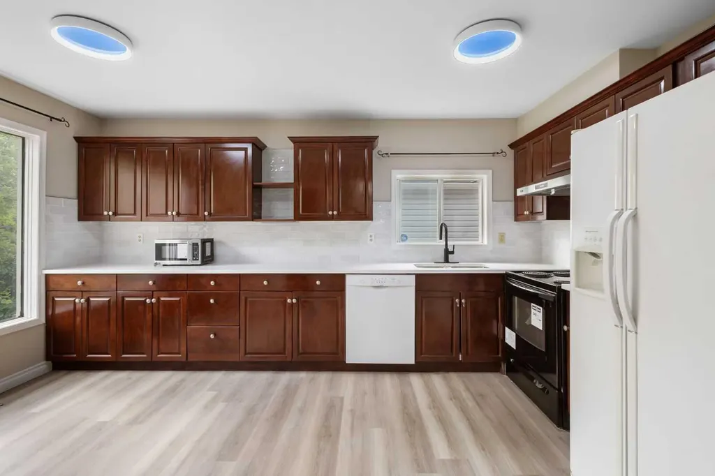 68 Scenic Acres Drive NW Calgary AB T3L 1C2