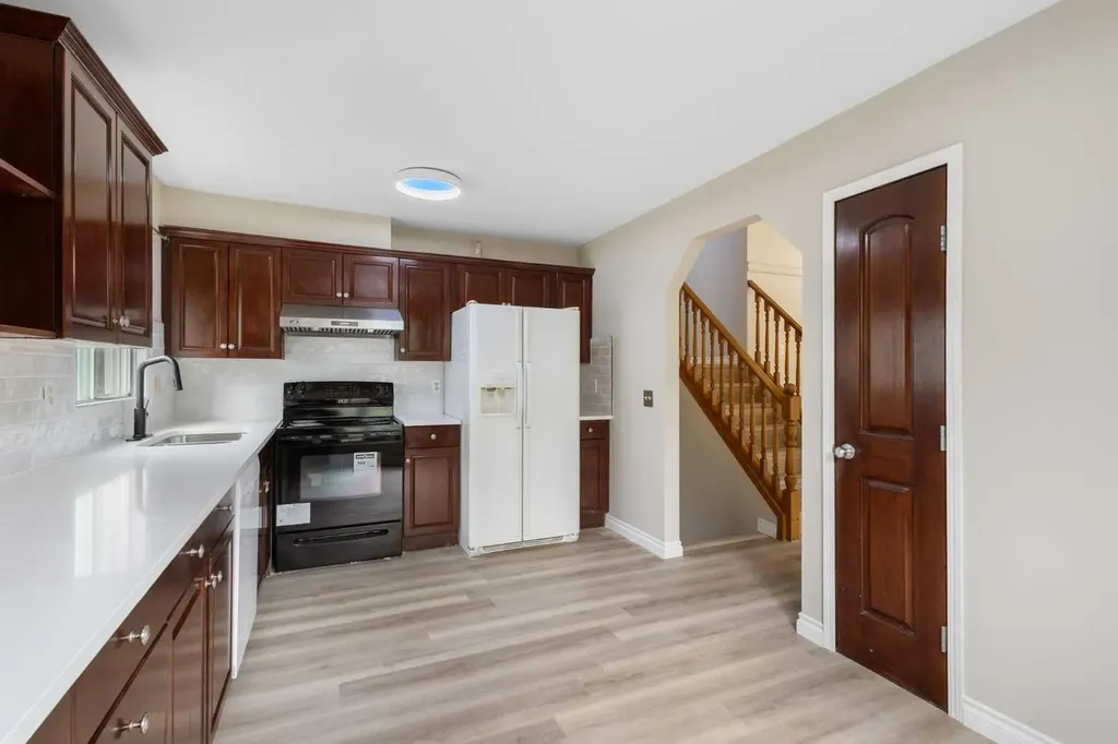 68 Scenic Acres Drive NW Calgary AB T3L 1C2