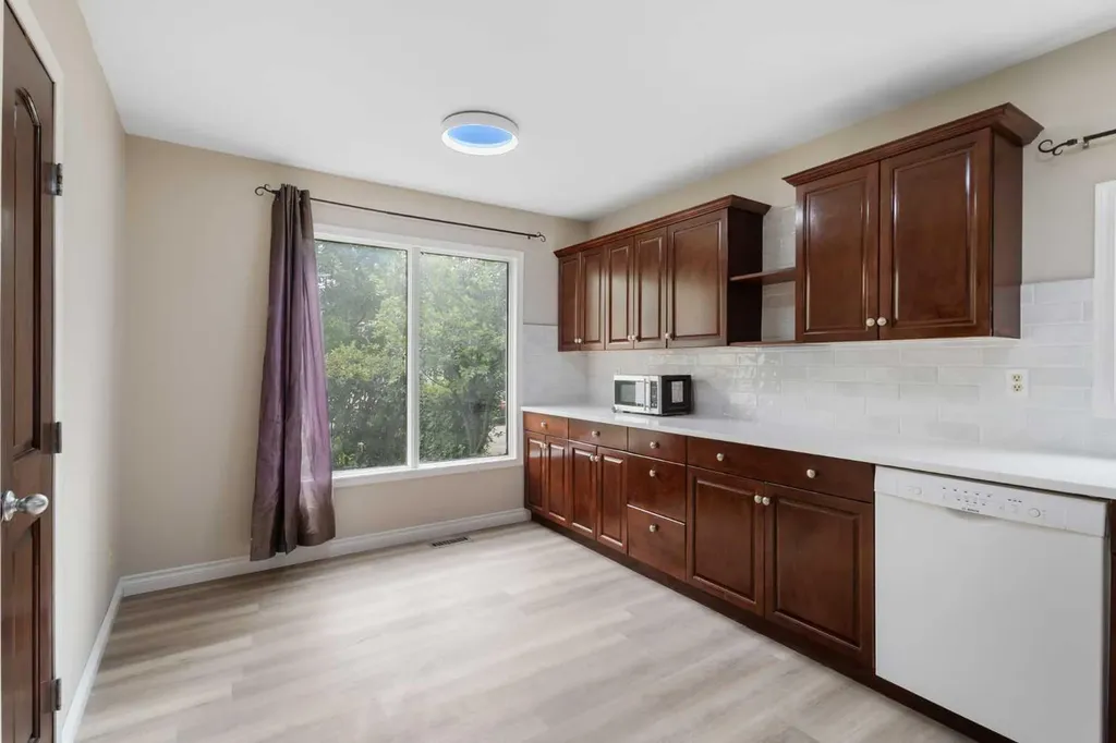 68 Scenic Acres Drive NW Calgary AB T3L 1C2