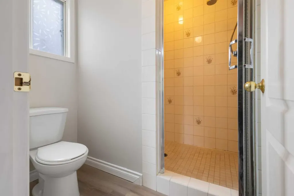 68 Scenic Acres Drive NW Calgary AB T3L 1C2