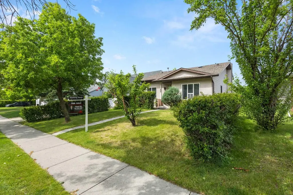 68 Scenic Acres Drive NW Calgary AB T3L 1C2